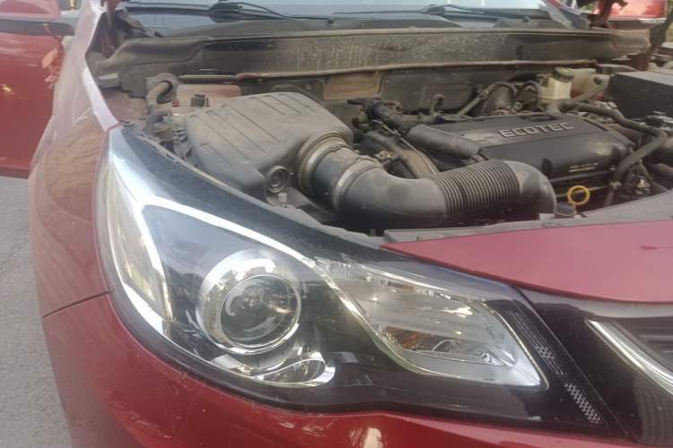 Used Chevrolet Malibu 2016 1.6T Automatic Luxury Edition Engine Bay Right