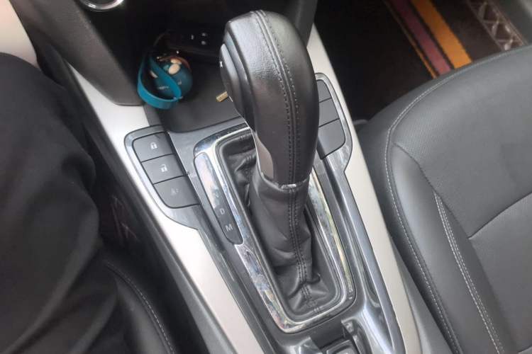 Used Chevrolet Malibu 2016 1.6T Automatic Luxury Edition Gear Lever