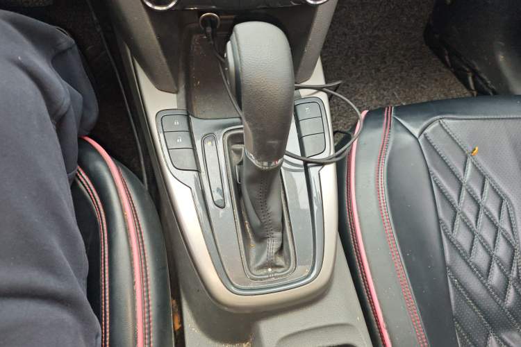 Used Chevrolet Malibu 2016 1.6T Automatic Comfort Edition Gear Lever