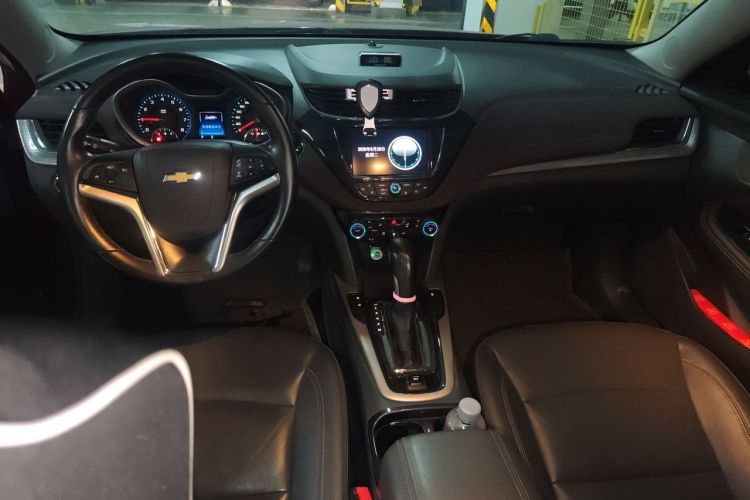 Used Chevrolet Malibu 2016 1.6T Automatic Luxury Edition Interior 2