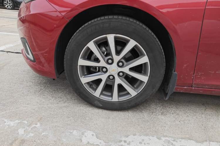 Used Chevrolet Malibu 2016 2.0L Automatic Luxury Edition Left Front Wheel Hub