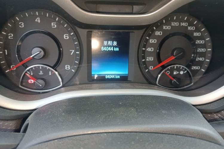 Used Chevrolet Malibu 2016 1.6T Automatic Luxury Edition Odometer Close Up