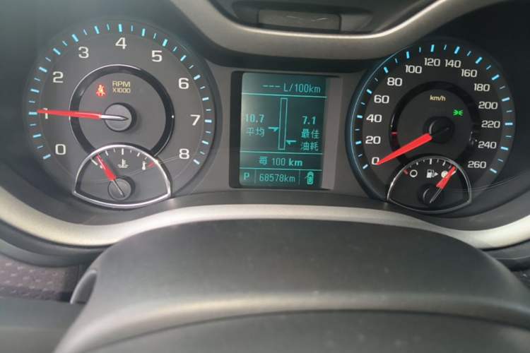 Used Chevrolet Malibu 2016 2.0L Automatic Luxury Edition Odometer Close Up