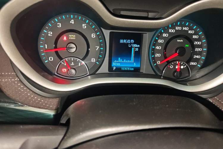 Used Chevrolet Malibu 2016 1.6T Automatic Luxury Edition Odometer Close Up