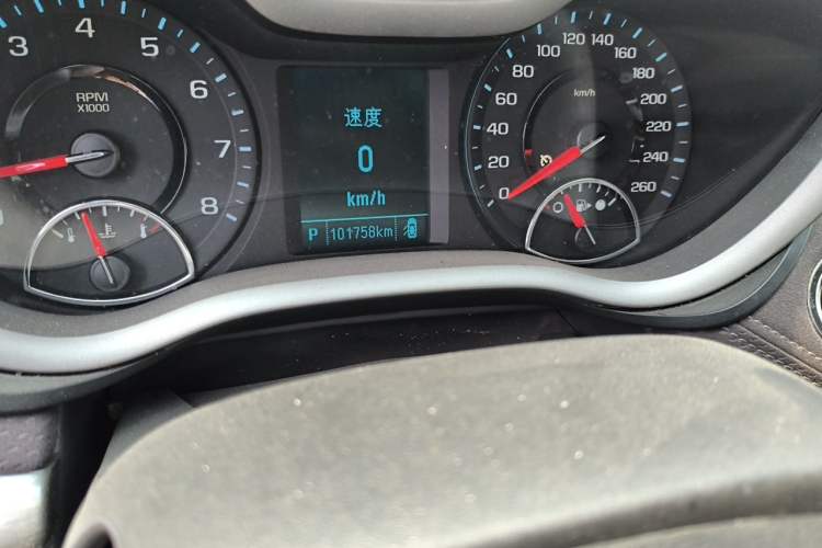 Used Chevrolet Malibu 2016 2.0L Automatic Luxury Edition Odometer Close Up
