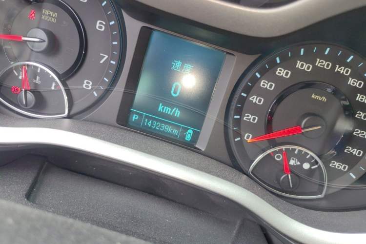 Used Chevrolet Malibu 2016 2.0L Automatic Luxury Edition Odometer Close Up