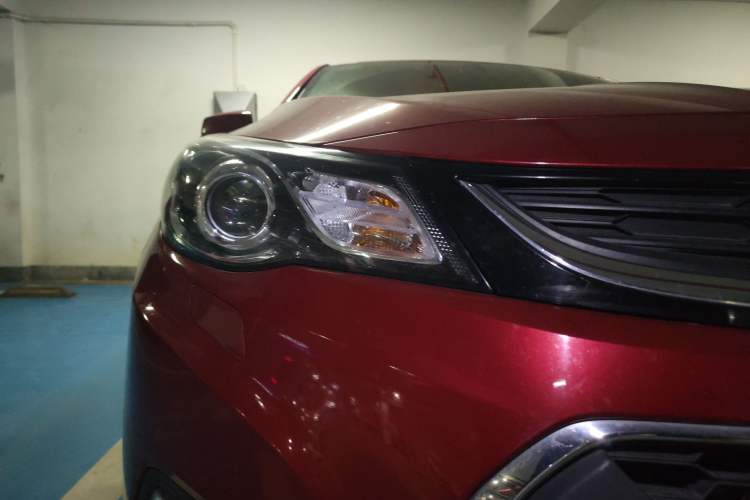 Used Chevrolet Malibu 2016 2.0L Automatic Luxury Edition Right Front Headlight