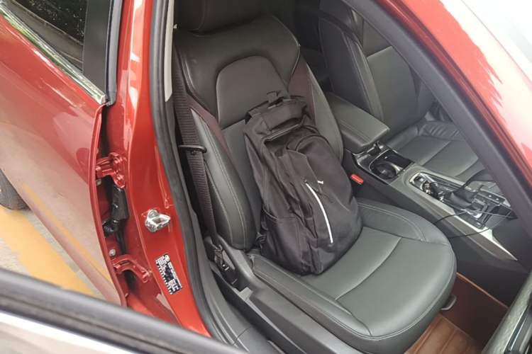 Used Chevrolet Malibu 2016 1.6T Automatic Luxury Edition Right Front Seat