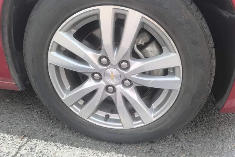 Used Chevrolet Malibu 2016 1.6T Automatic Luxury Edition Right Front Wheel Hub
