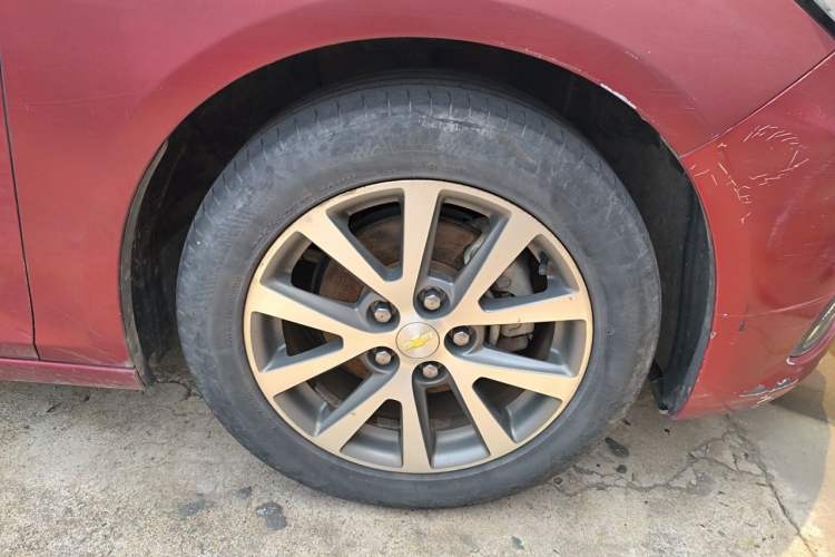 Used Chevrolet Malibu 2016 2.0L Automatic Luxury Edition Right Front Wheel Hub