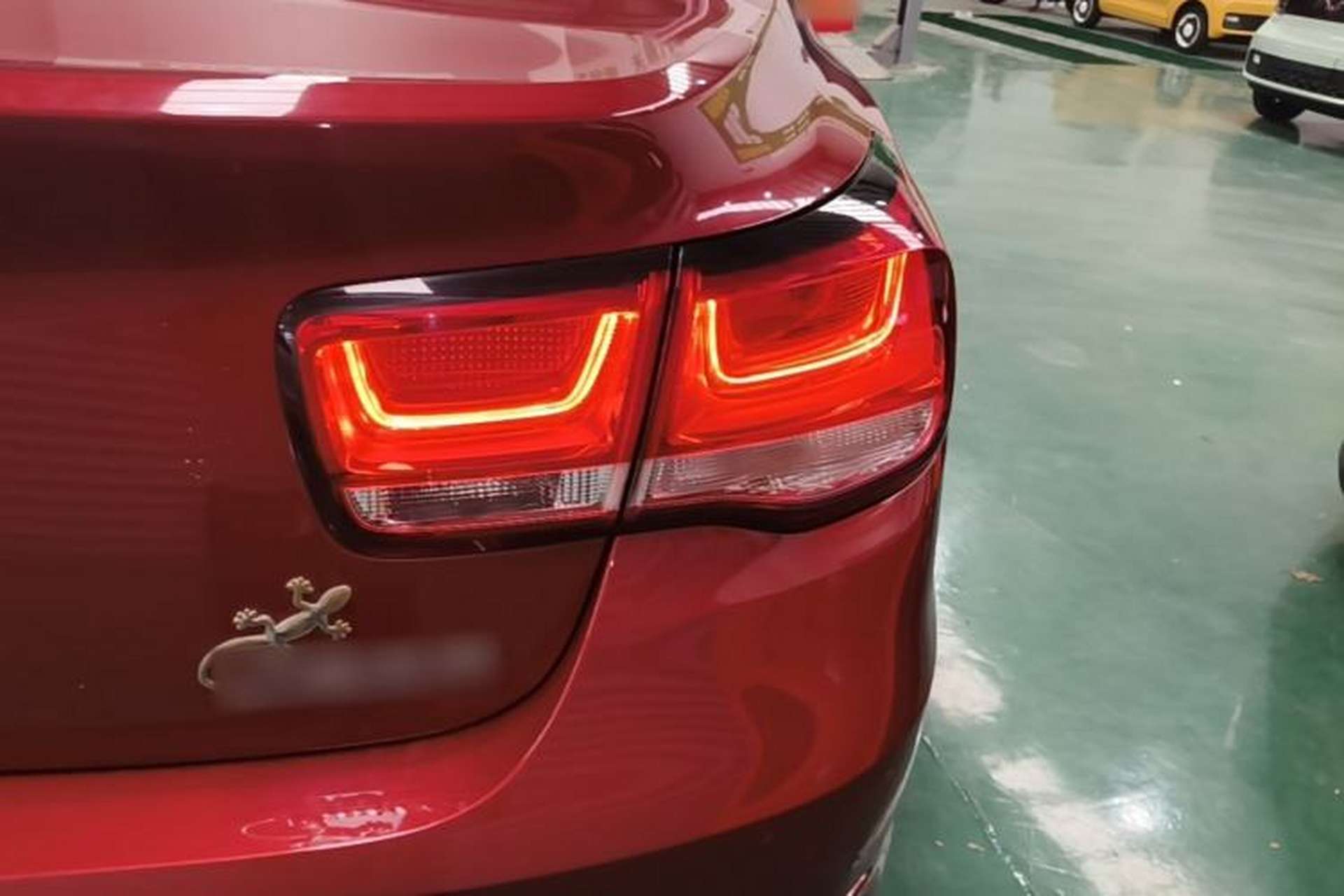 Used Chevrolet Malibu 2016 2.0L Automatic Luxury Edition Right Rear Taillight
