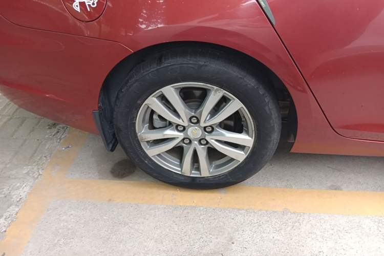 Used Chevrolet Malibu 2016 1.6T Automatic Luxury Edition Right Rear Wheel Hub