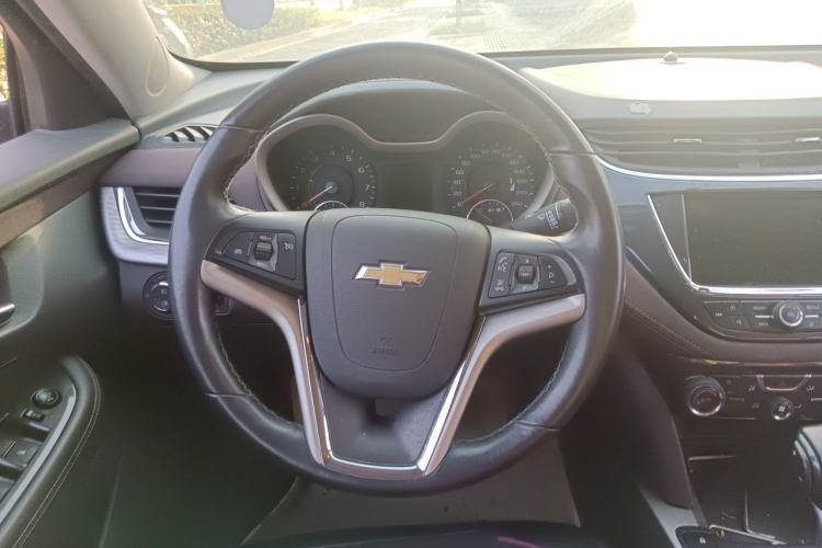 Used Chevrolet Malibu 2016 1.6T Automatic Luxury Edition Steering Wheel