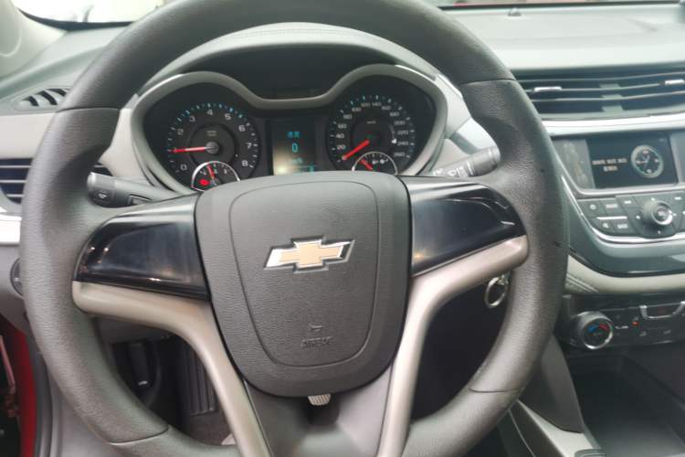 Used Chevrolet Malibu 2016 2.0L Automatic Comfort Edition Steering Wheel