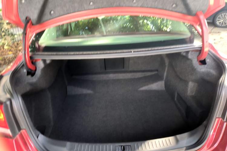 Used Chevrolet Malibu 2016 2.0L Automatic Comfort Edition Trunk
