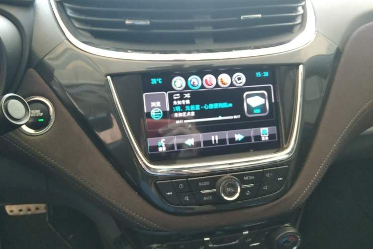 Used Chevrolet Malibu 2016 1.6T Automatic Luxury Edition Audio And AC Panel