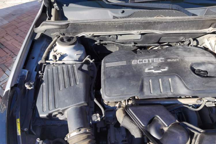 Used Chevrolet Malibu 2016 2.0L Automatic Luxury Edition Engine Bay Right