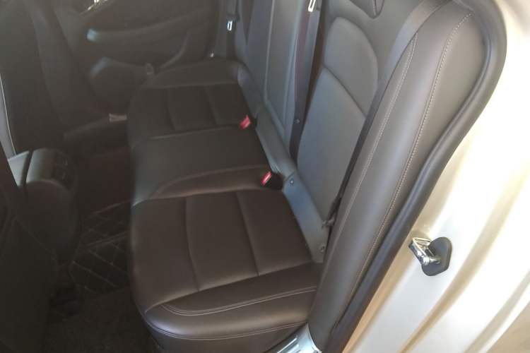 Used Chevrolet Malibu 2016 1.6T Automatic Luxury Edition Interior 4