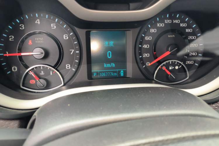 Used Chevrolet Malibu 2016 2.0L Automatic Luxury Edition Odometer Close Up