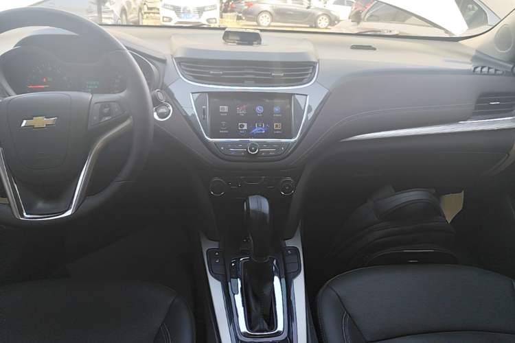 Used Chevrolet Malibu 2016 2.0L Automatic Luxury Edition Audio And AC Panel