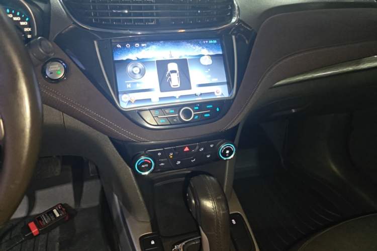 Used Chevrolet Malibu 2016 2.0L Automatic Luxury Edition Audio And AC Panel
