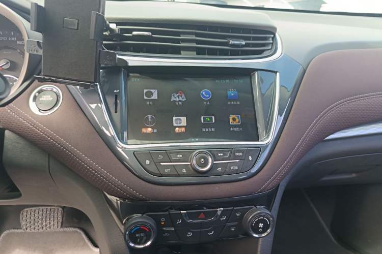 Used Chevrolet Malibu 2016 2.0L Automatic Luxury Edition Audio And AC Panel