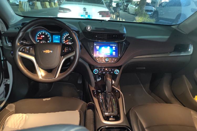 Used Chevrolet Malibu 2016 2.0L Automatic Luxury Edition Center Console