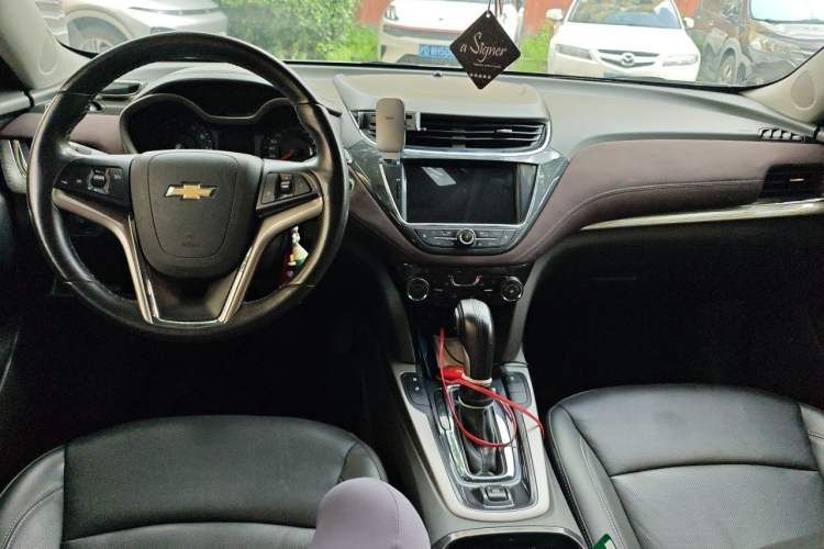 Used Chevrolet Malibu 2016 2.0L Automatic Luxury Edition Center Console