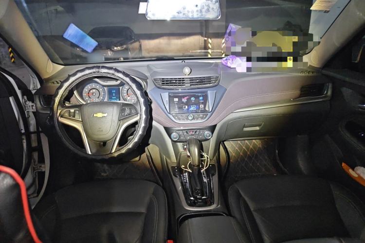 Used Chevrolet Malibu 2016 2.0L Automatic Luxury Edition Center Console