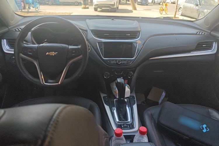 Used Chevrolet Malibu 2016 2.0L Automatic Luxury Edition Center Console