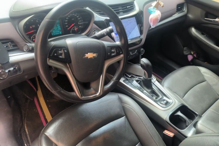 Used Chevrolet Malibu 2016 2.0L Automatic Luxury Edition Center Console