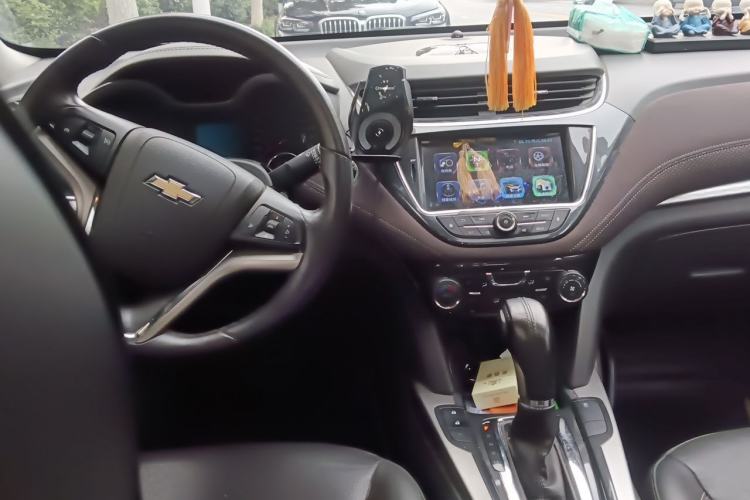 Used Chevrolet Malibu 2016 2.4L Automatic Luxury Edition Center Console