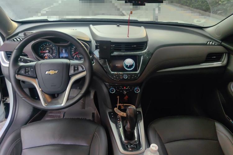 Used Chevrolet Malibu 2016 1.6T Automatic Luxury Edition Center Console