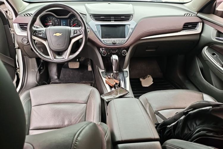 Used Chevrolet Malibu 2016 2.0L Automatic Luxury Edition Center Console