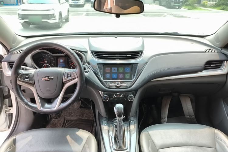 Used Chevrolet Malibu 2016 2.0L Automatic Luxury Edition Center Console