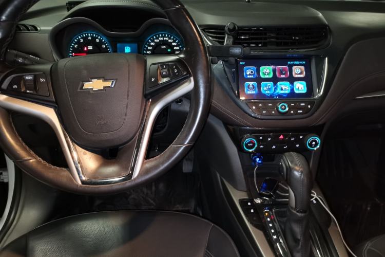 Used Chevrolet Malibu 2016 2.0L Automatic Luxury Edition Center Console