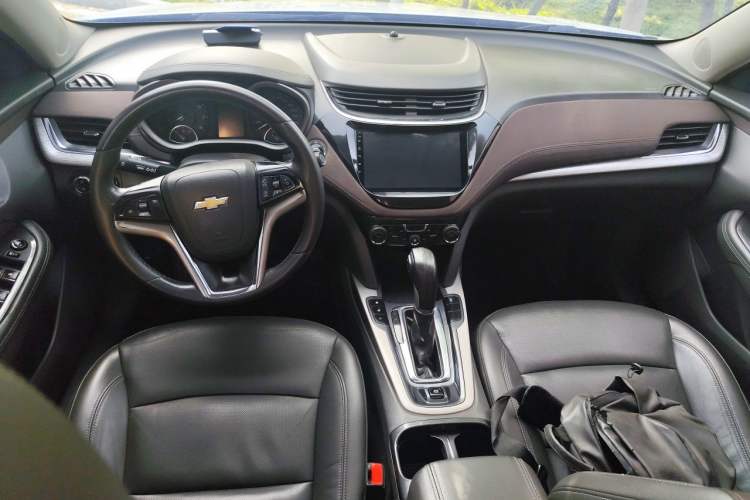 Used Chevrolet Malibu 2016 1.6T Automatic Luxury Edition Center Console