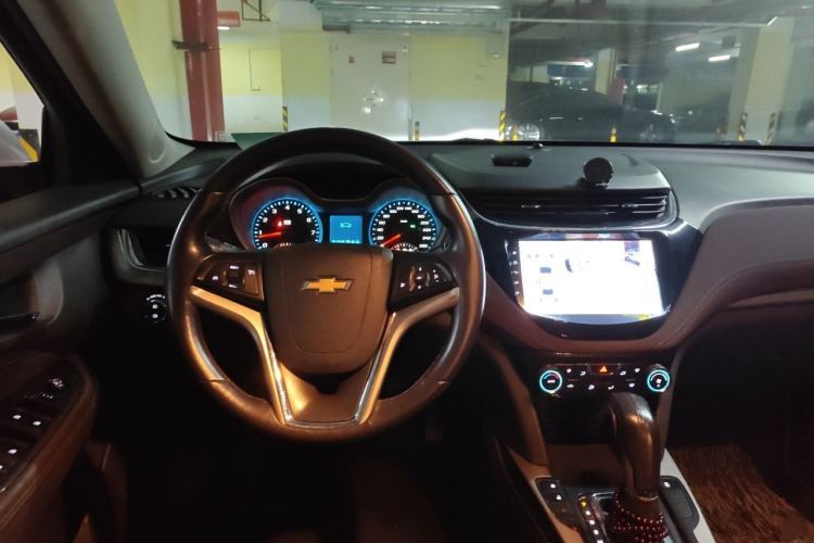 Used Chevrolet Malibu 2016 2.0L Automatic Luxury Edition Center Console