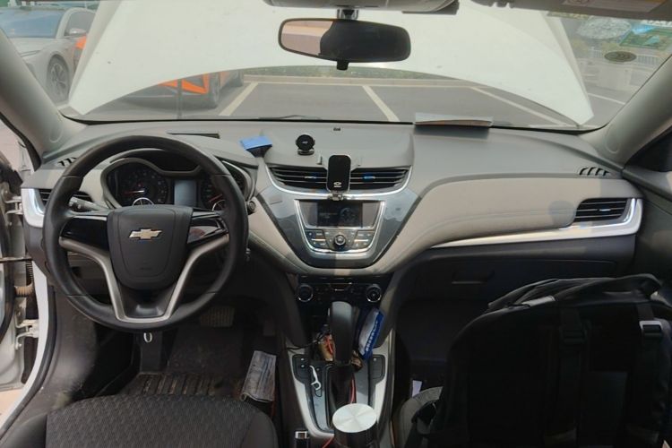 Used Chevrolet Malibu 2016 1.6T Automatic Comfort Edition Center Console