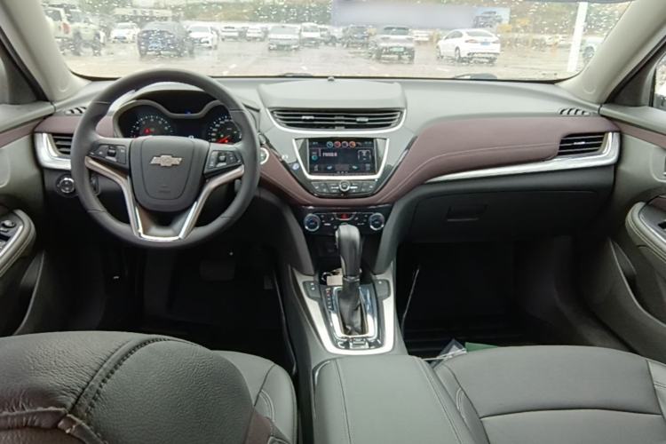 Used Chevrolet Malibu 2016 1.6T Automatic Luxury Edition Center Console