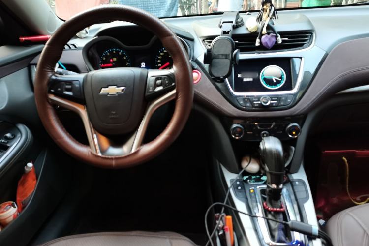 Used Chevrolet Malibu 2016 1.6T Automatic Luxury Edition Center Console