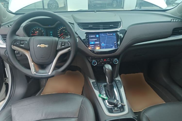 Used Chevrolet Malibu 2016 2.0L Automatic Luxury Edition Center Console