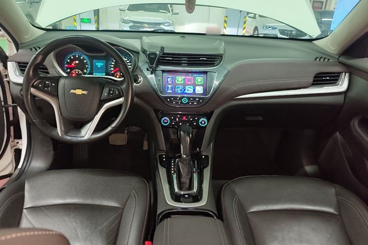Used Chevrolet Malibu 2016 2.4L Automatic Luxury Edition Center Console