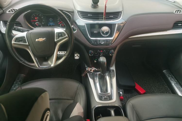 Used Chevrolet Malibu 2016 1.6T Automatic Luxury Edition Center Console