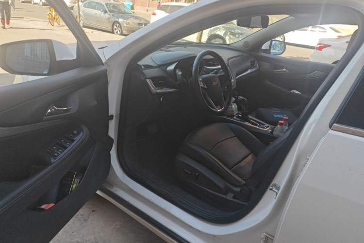 Used Chevrolet Malibu 2016 2.0L Automatic Luxury Edition Driver Seat