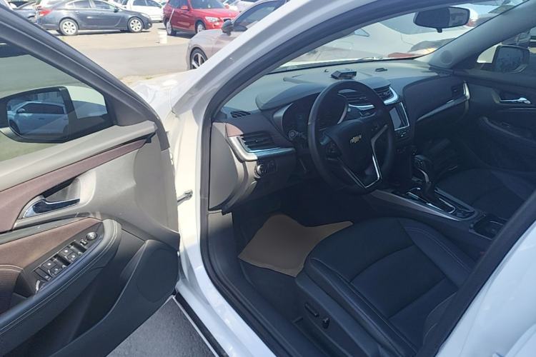 Used Chevrolet Malibu 2016 2.0L Automatic Luxury Edition Driver Seat