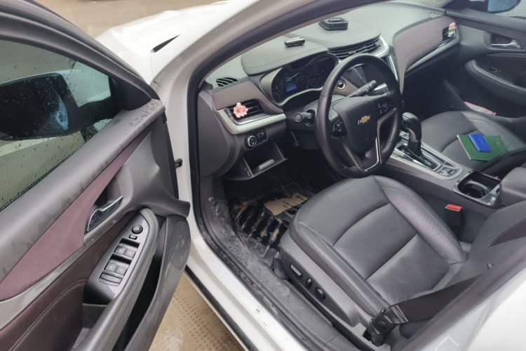 Used Chevrolet Malibu 2016 1.6T Automatic Luxury Edition Driver Seat
