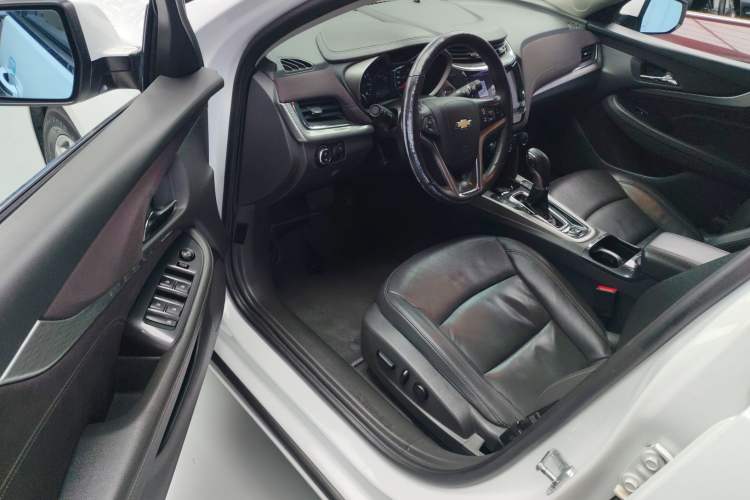 Used Chevrolet Malibu 2016 1.6T Automatic Luxury Edition Driver Seat