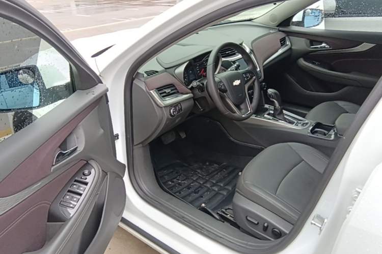 Used Chevrolet Malibu 2016 1.6T Automatic Luxury Edition Driver Seat