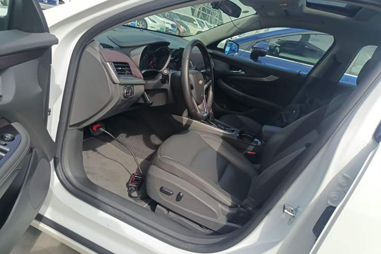 Used Chevrolet Malibu 2016 2.0L Automatic Luxury Edition Driver Seat
